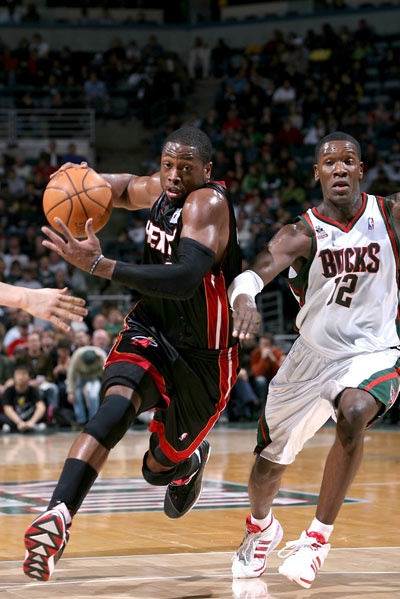 比的是乔治 比的是乔治