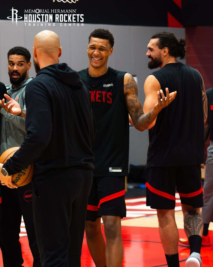 跟人还是护 跟人还是护